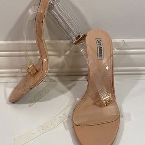 Cape Robbin Block Heels SZ 8.0